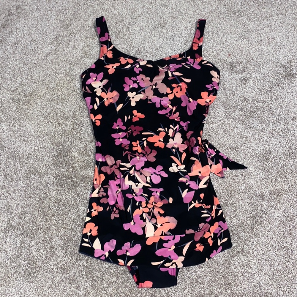 Women’s L.L. Bean One Piece Underwire Floral Skirted Swimsuit, Scoop Neck Sz 10